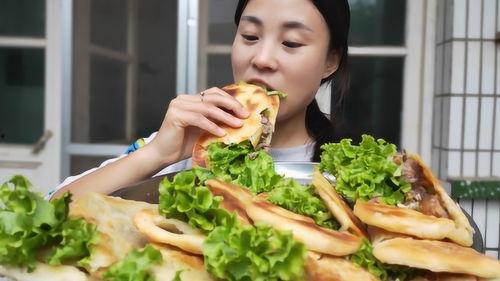 小飞棍 吃瓜,小飞棍的瓜田奇遇记