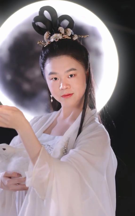 陈昊宇吃瓜,揭秘娱乐圈幕后故事